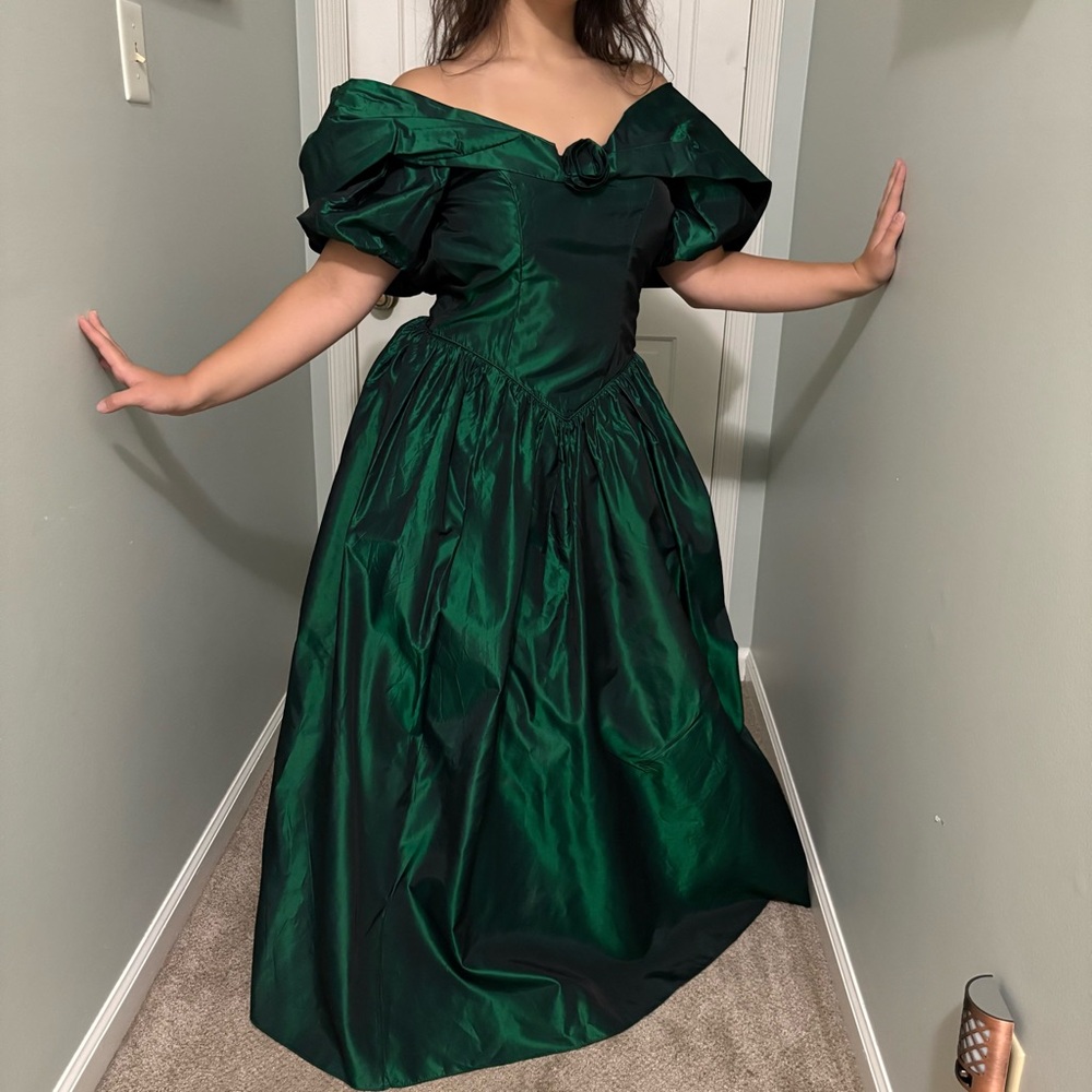 1980’s Off-Shoulder Green Gown